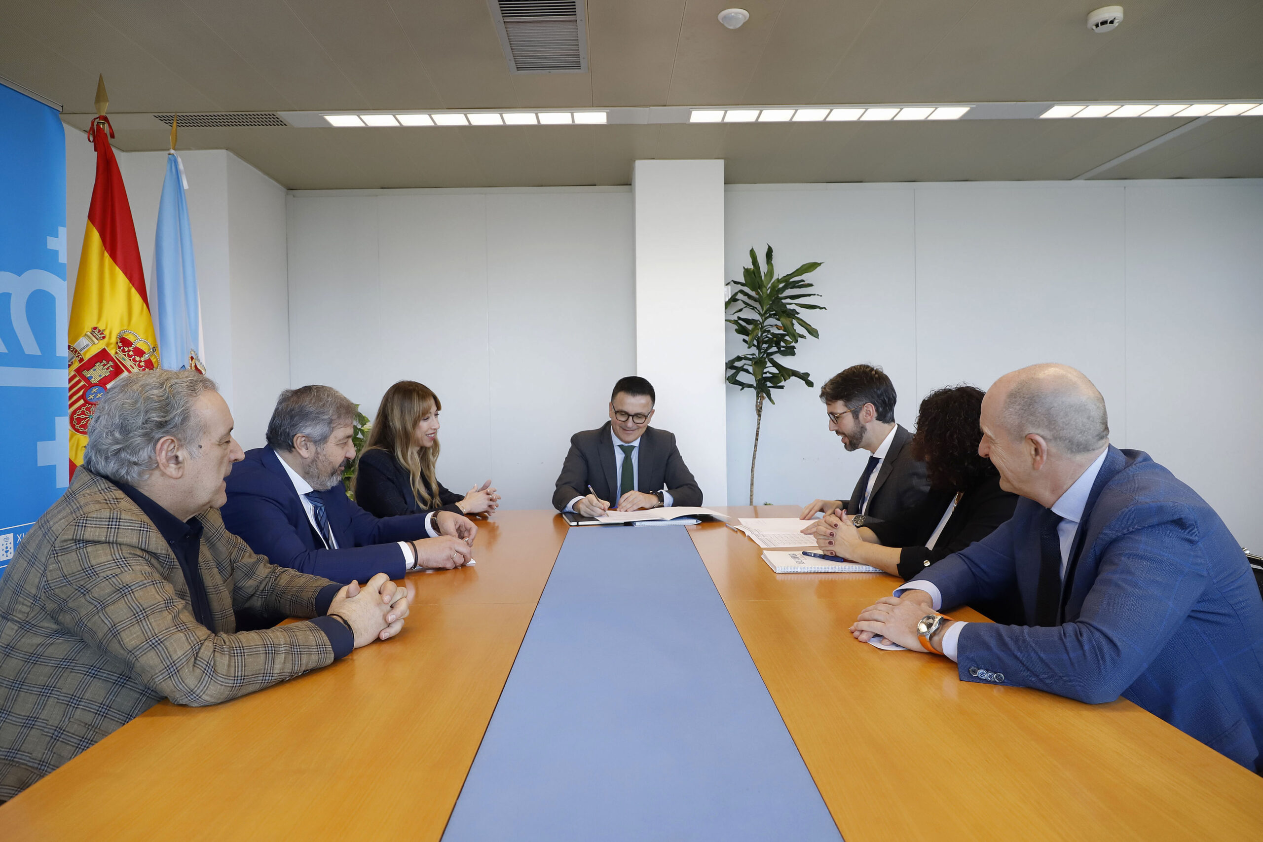 ANFACO-CECOPESCA Y LA XUNTA DE GALICIA ABORDAN EL RETO DEL RELEVO GENERACIONAL EN EL SECTOR MAR-INDUSTRIA