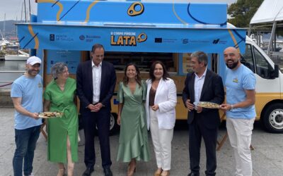 Miles de personas se acercan a las conservas de pescado y marisco en la foodtruck de ANFACO-CYTMA durante el Vigo SeaFest